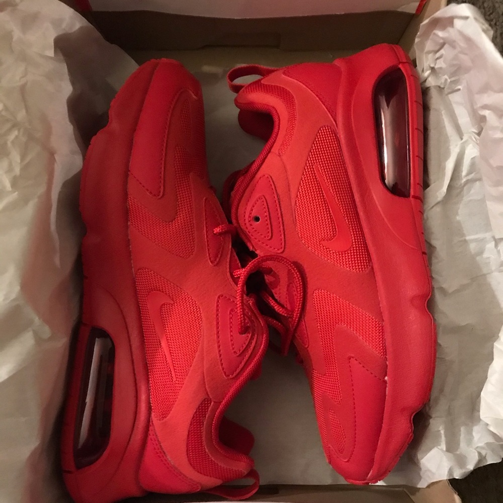 Nike air max 200. New in box never worn. Size 8.